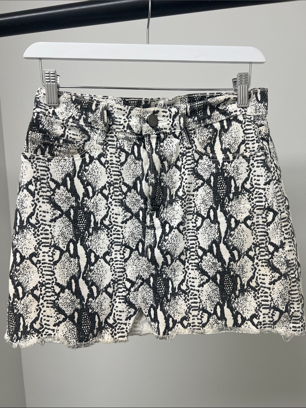 Frame Denim Black & White Snake-Print Mini Skirt